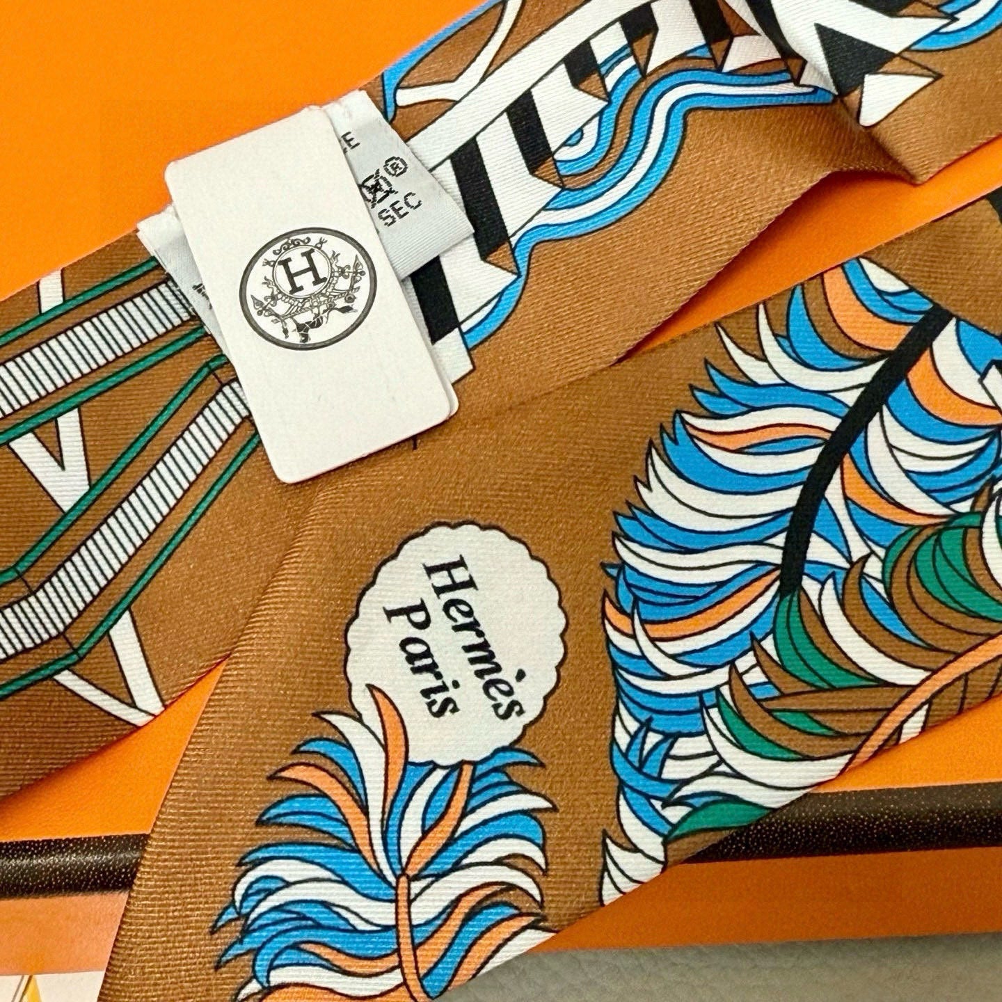 HERMES 25S SILK NECKERCHIEF 86 IN SILK 714345