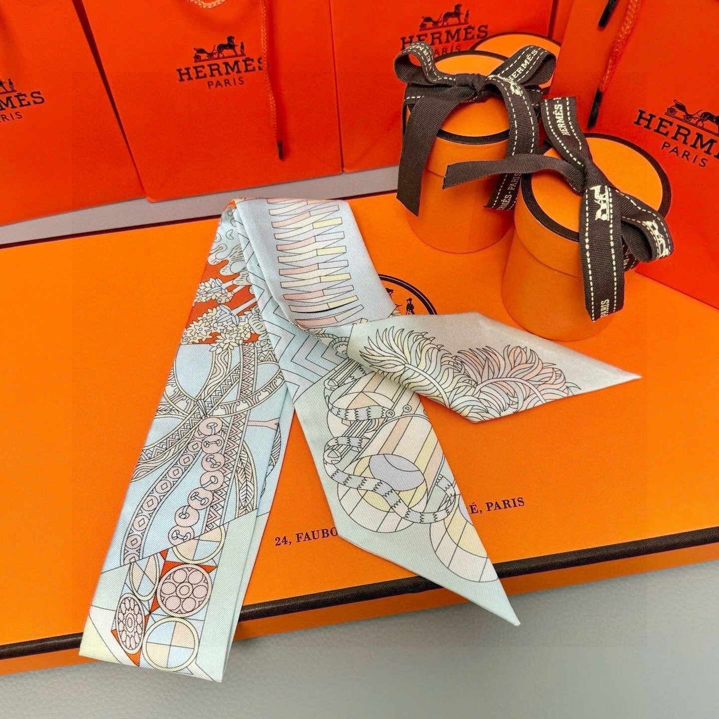 HERMES 25S SILK NECKERCHIEF 86 IN SILK 714349