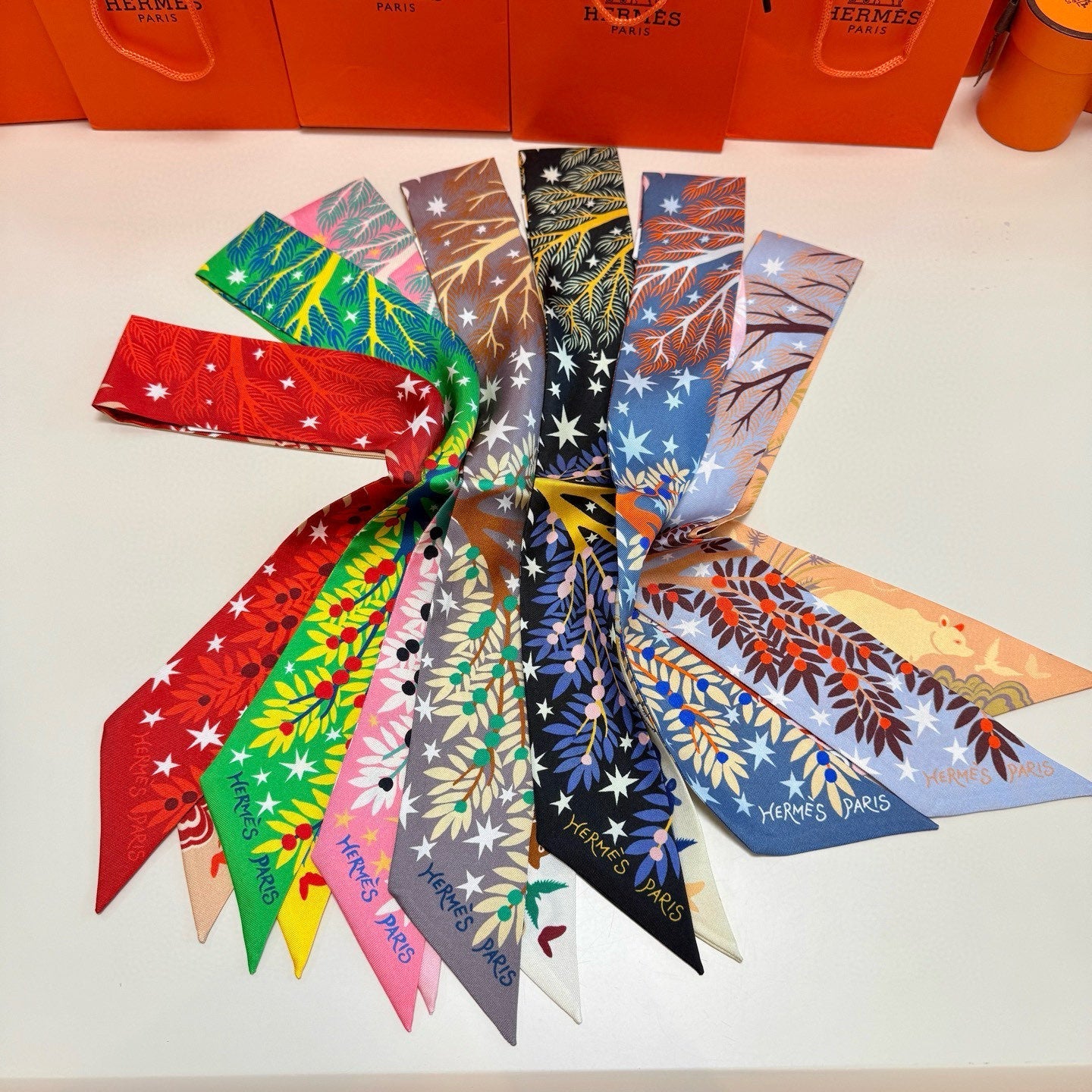 HERMES 25S SILK NECKERCHIEF 86 IN SILK 714353