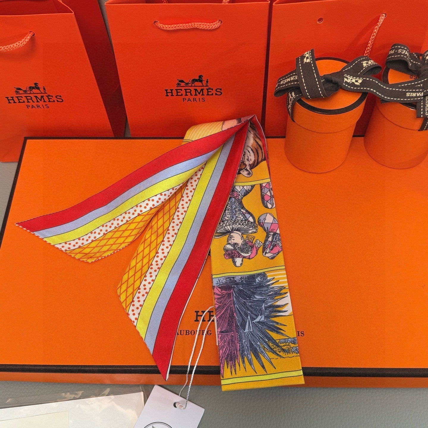 HERMES 25S SILK NECKERCHIEF 86 IN SILK 714360