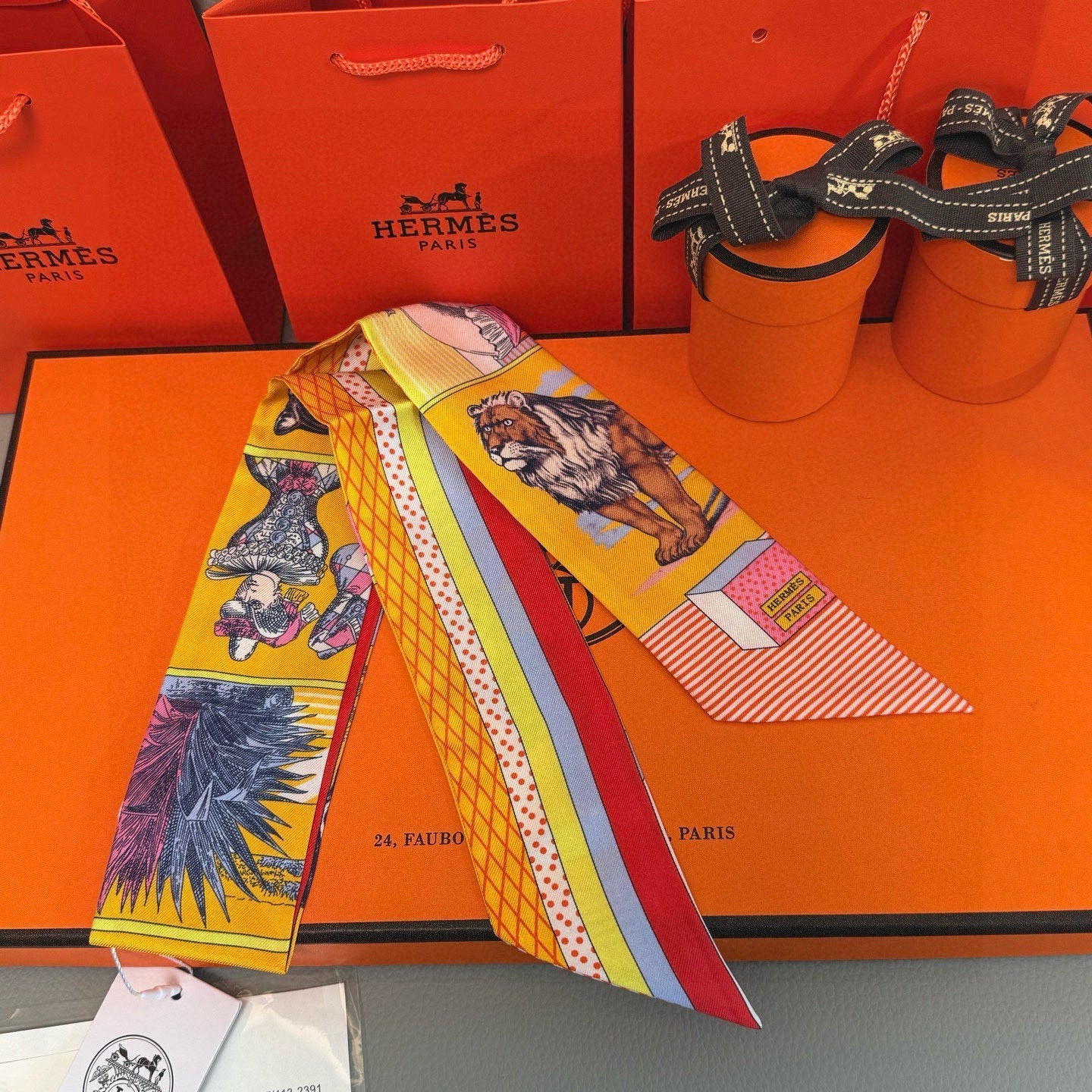 HERMES 25S SILK NECKERCHIEF 86 IN SILK 714360