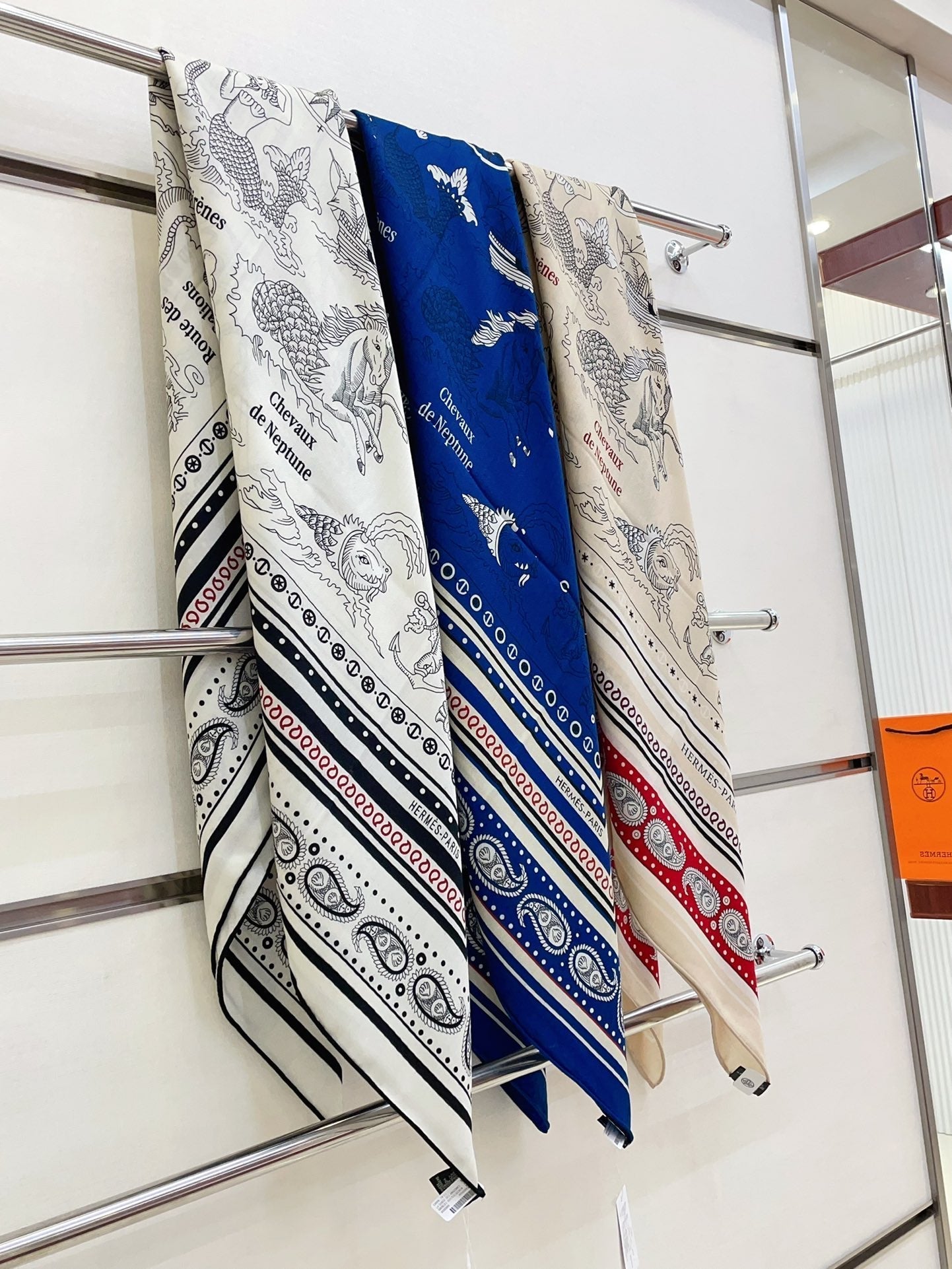 TATOUAGES MARINS BANDANA SHAWL 135 CM COLORFUL 385443