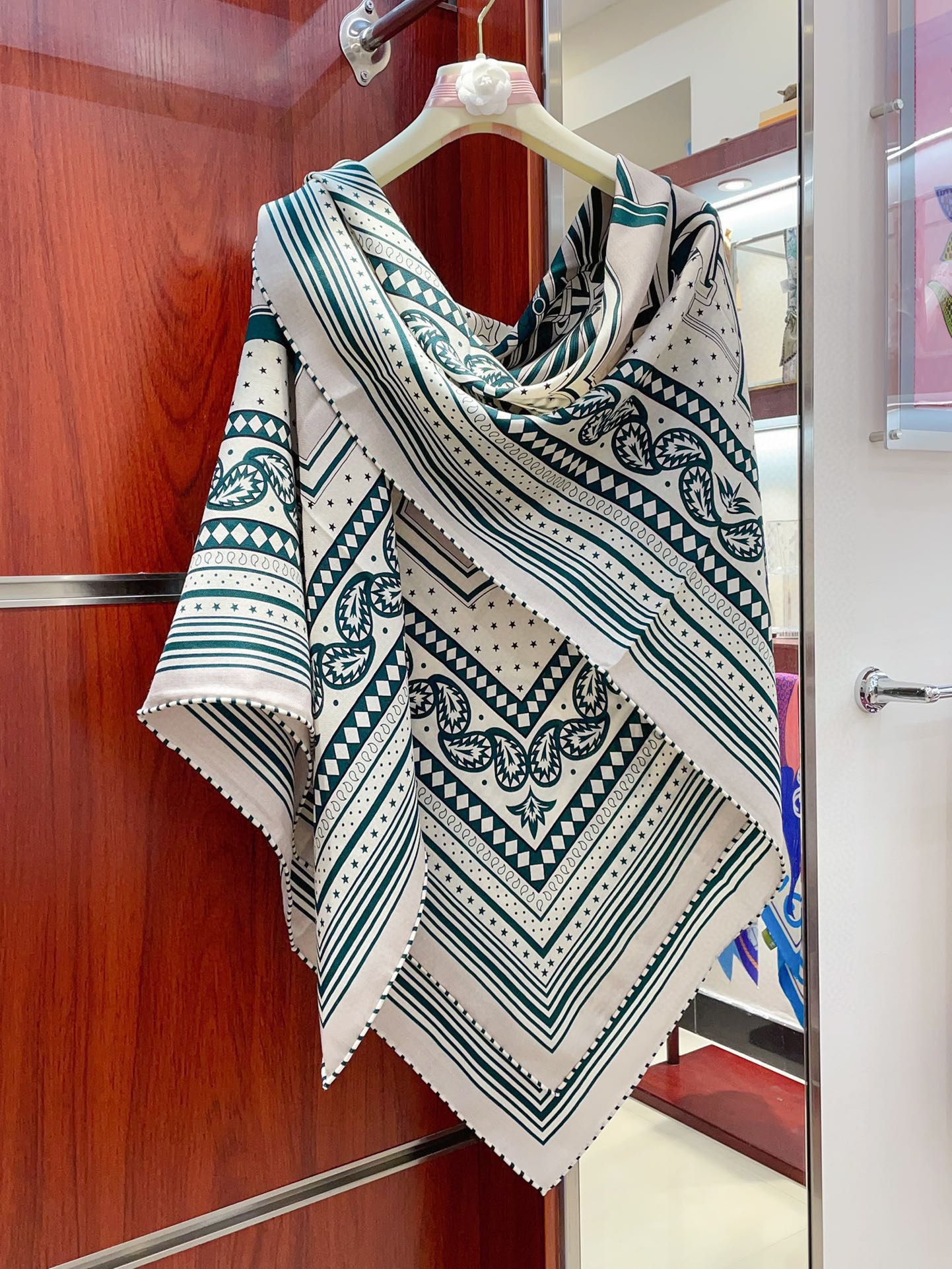 LES ROUES DE PHAETON BANDANA SHAWL 140 CM COLORFUL 385445