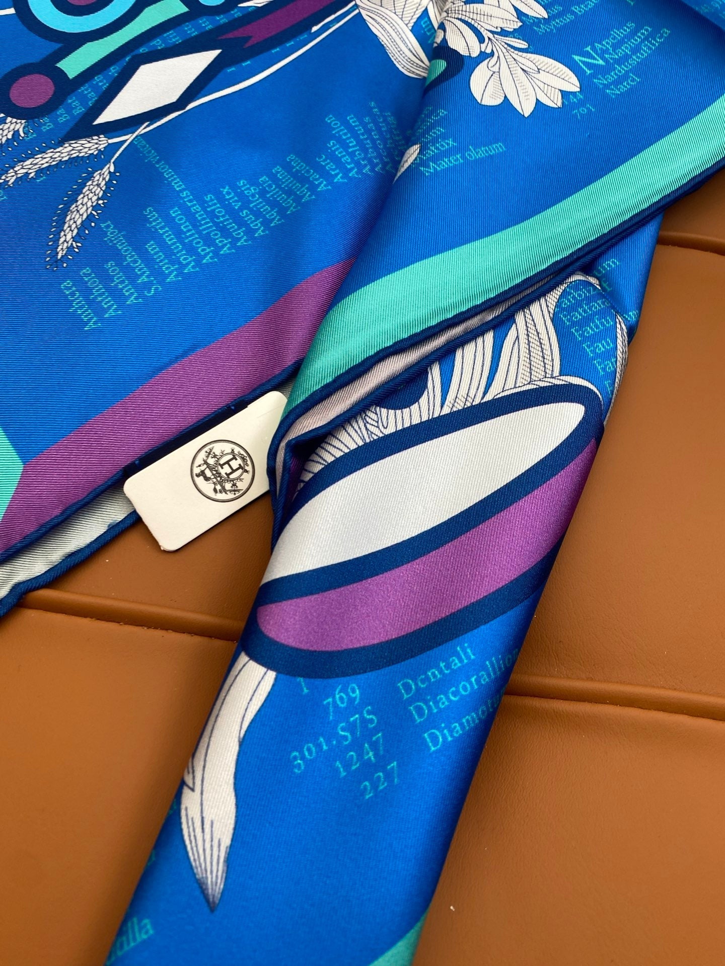 HERMES 25S SCARF 90 IN SILK 718476