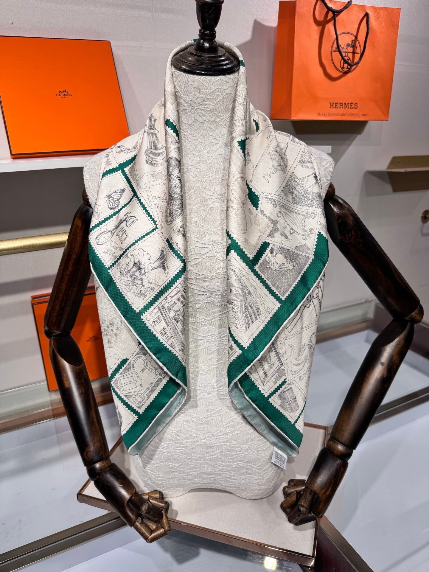 HERMES 25S SCARF 90 IN SILK 706581