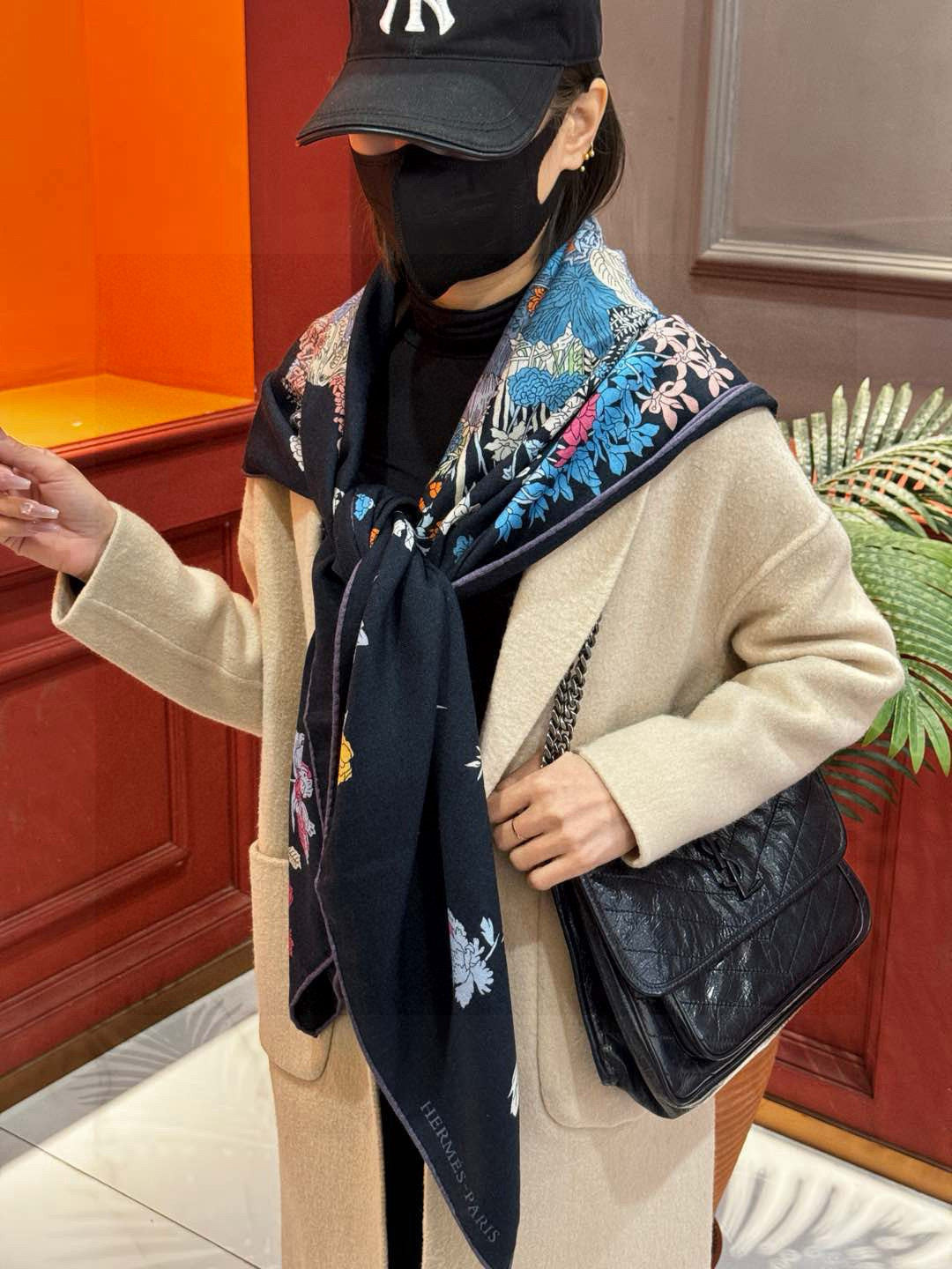 HERMES 25S SCARF 140 IN CASHMERE SILK 709657