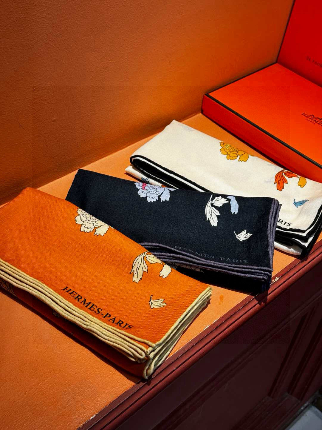 HERMES 25S SCARF 140 IN CASHMERE SILK 709657