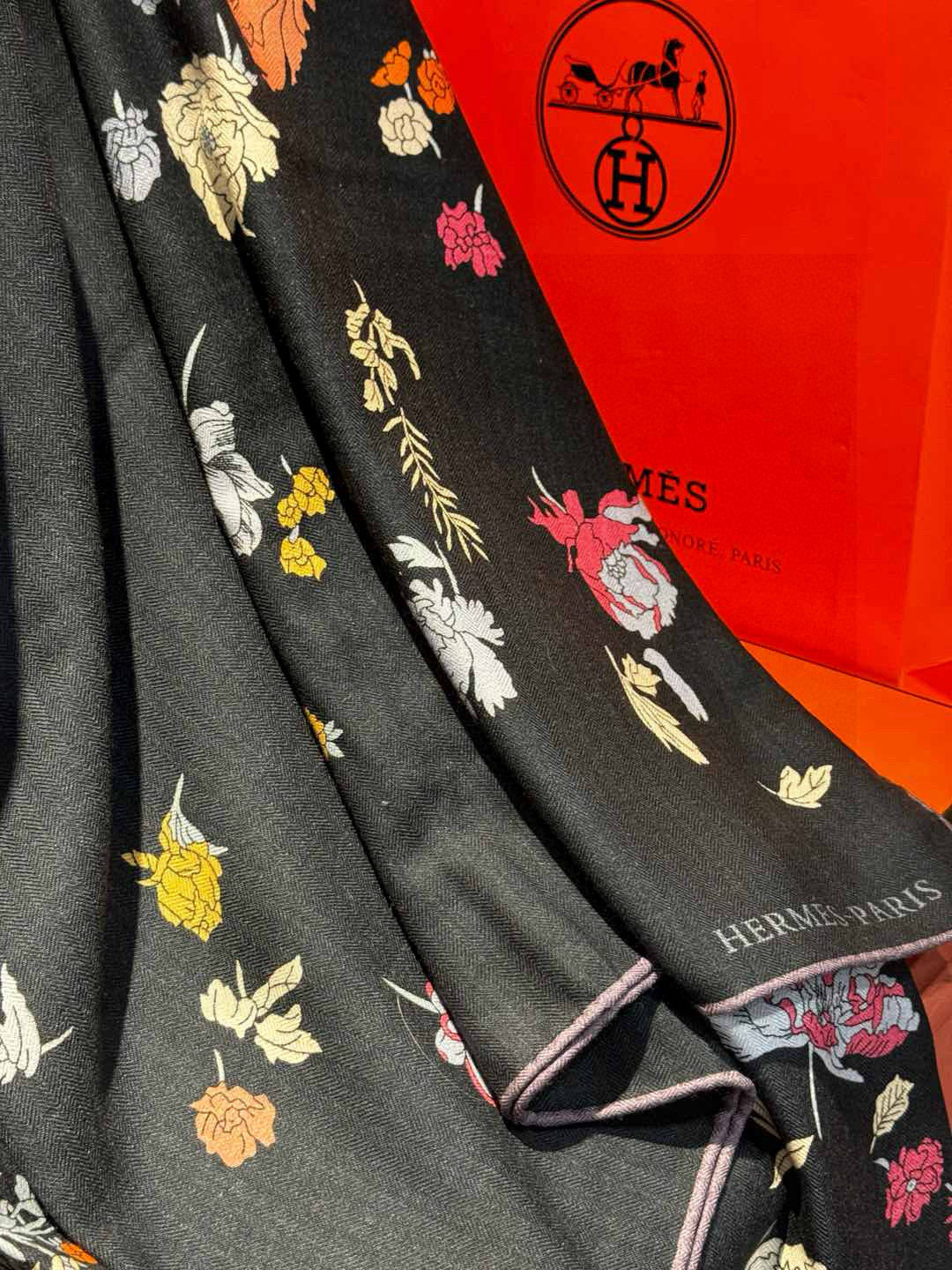 HERMES 25S SCARF 140 IN CASHMERE SILK 709657